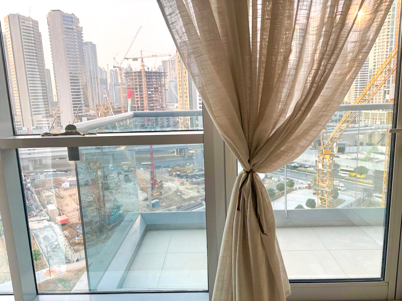 Vacant / Unfurnished Studio / Decent Floor 