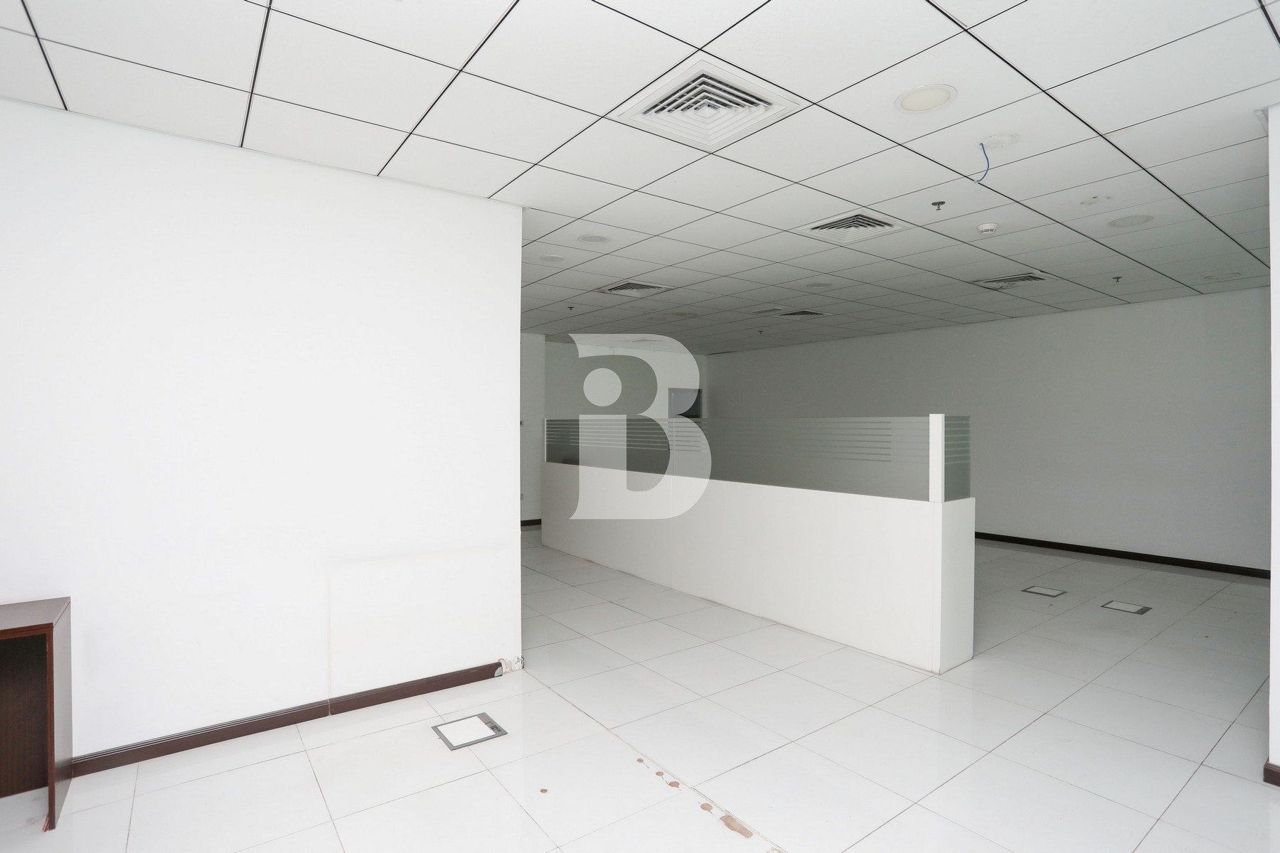 High End Office | Premium Fixtures | Vastu Unit