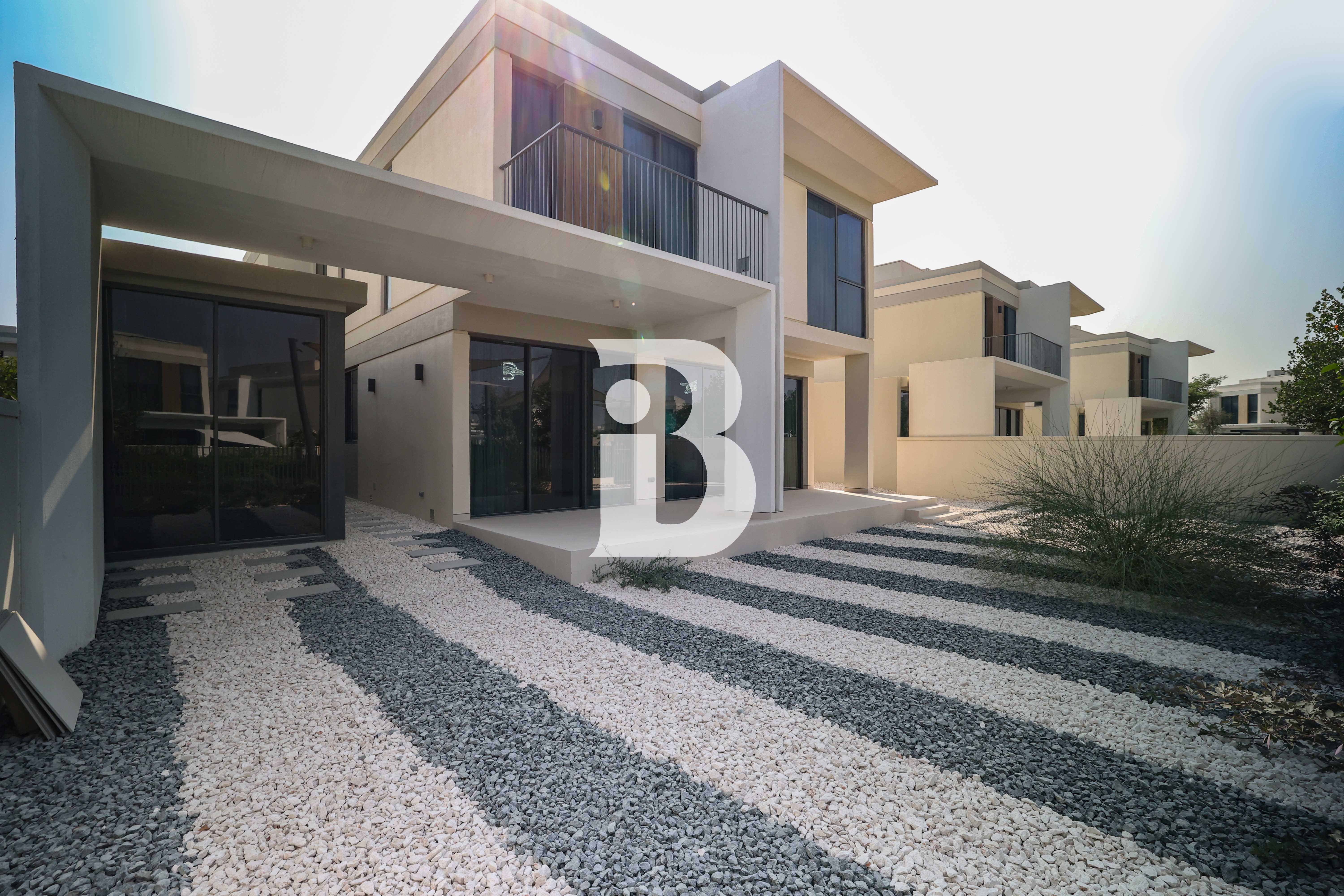 Exceptional | Prime Location Near Lagoon