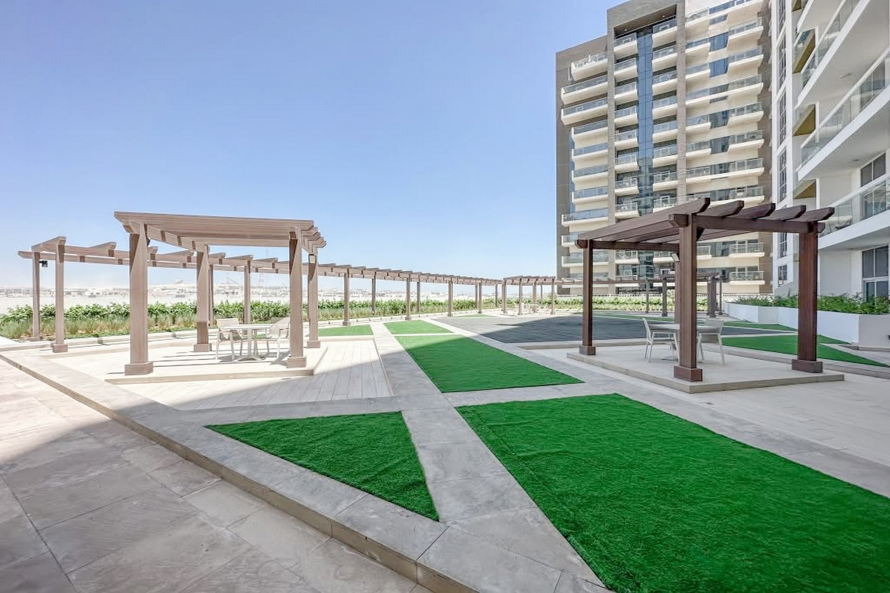 UPGRADED | WELL MAINTAINED | COMMUNITY VIEW