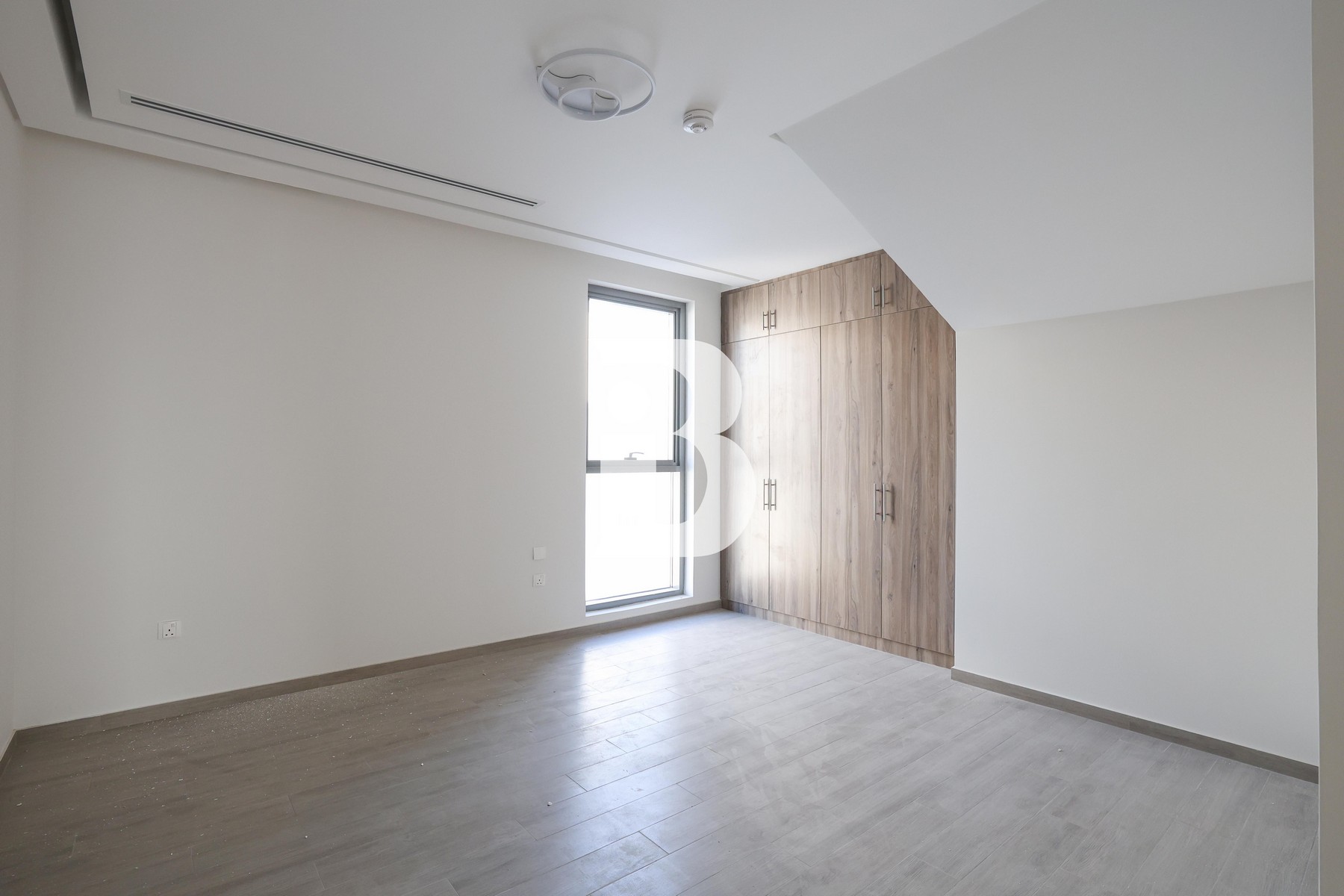 Rare Villa with Roof Top Access|Vacant and Ready