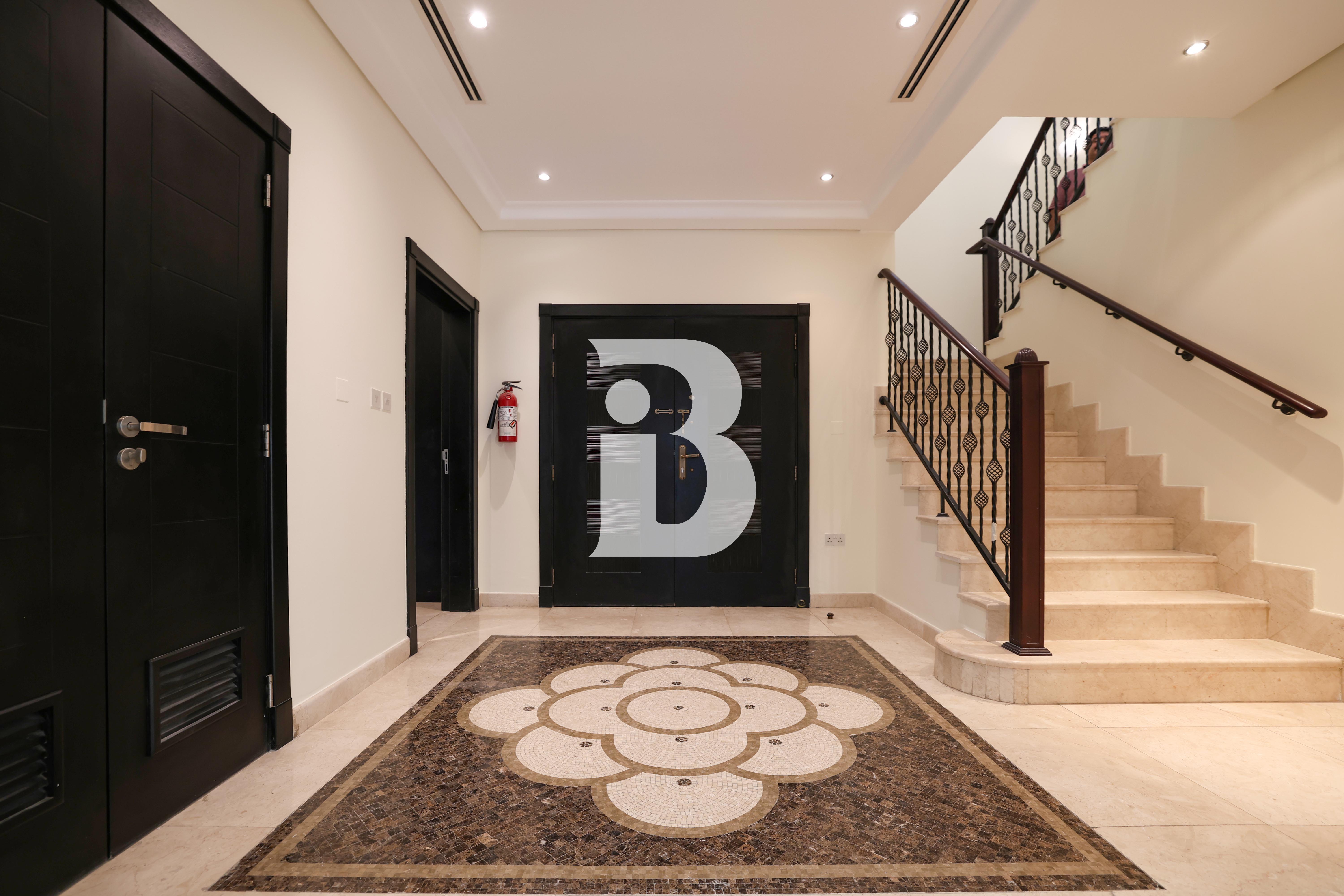 Massive 6 Bedroom Independent Villa - Exclusive