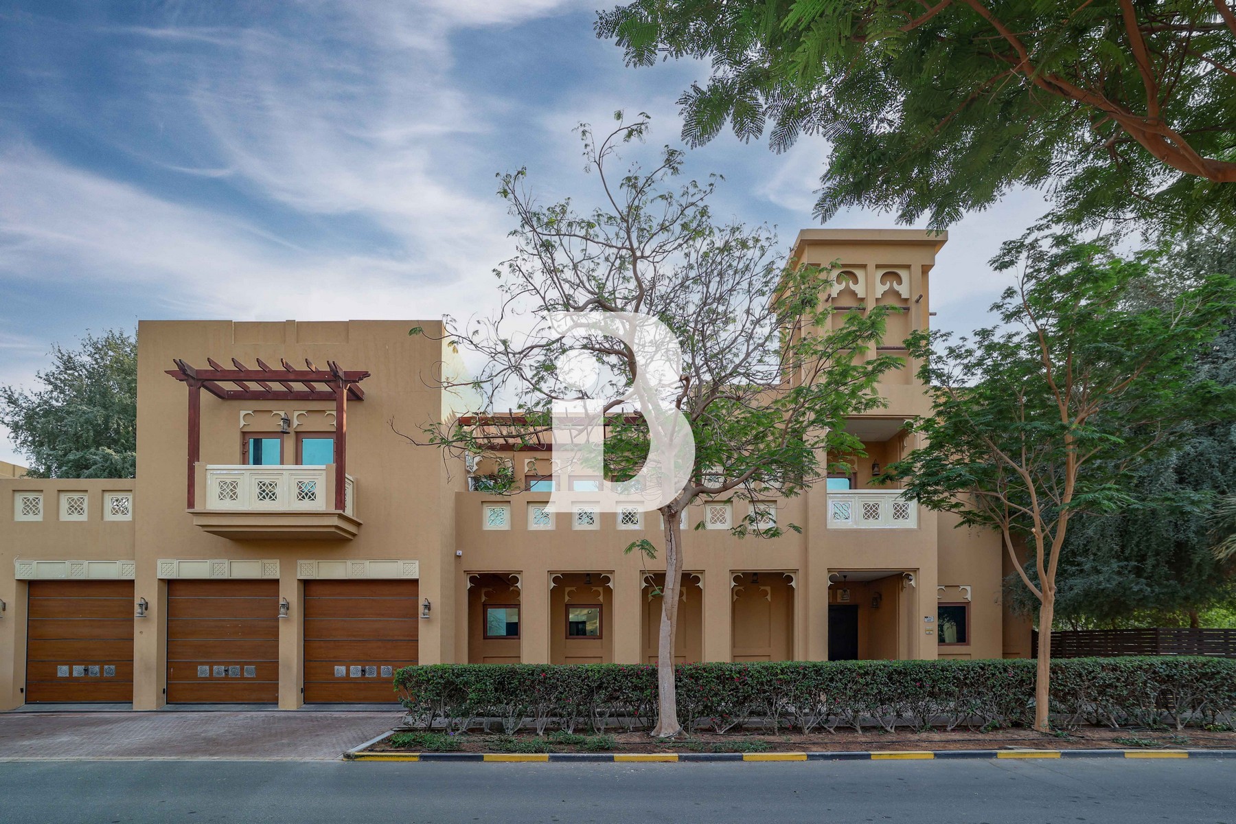 Massive 6 Bedroom Independent Villa | Exclusive 