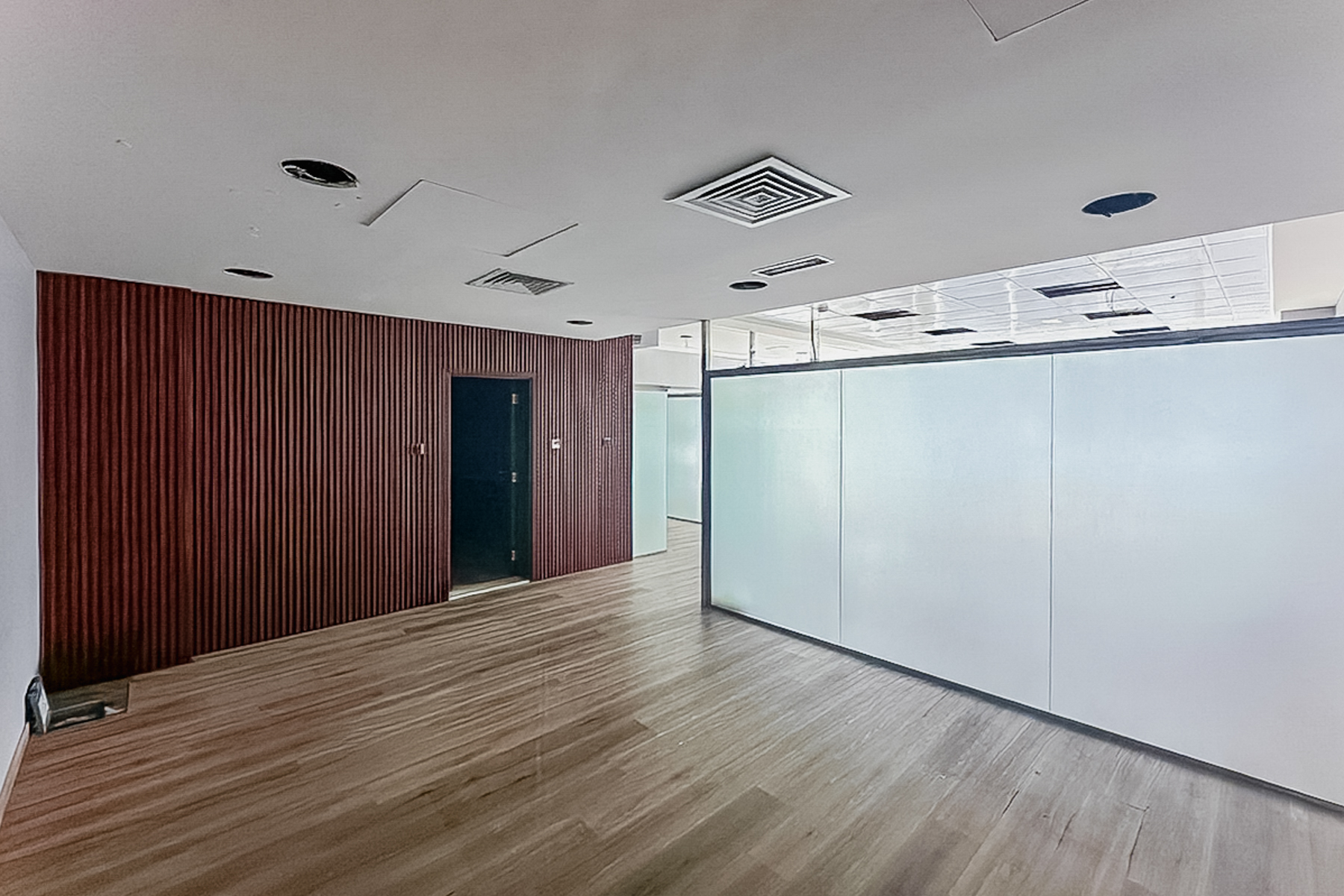 READY OFFICE  | FITTED | AMAZING CANAL VIEW