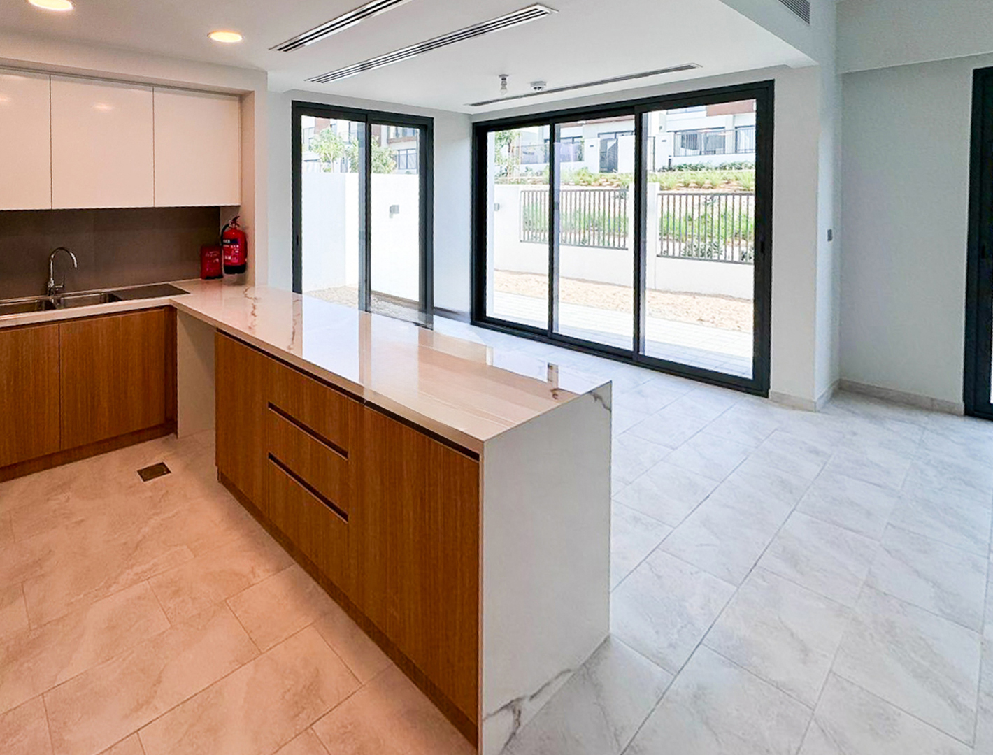 SINGLE ROW | CORNER UNIT | BRAND NEW | HUGE GARDEN