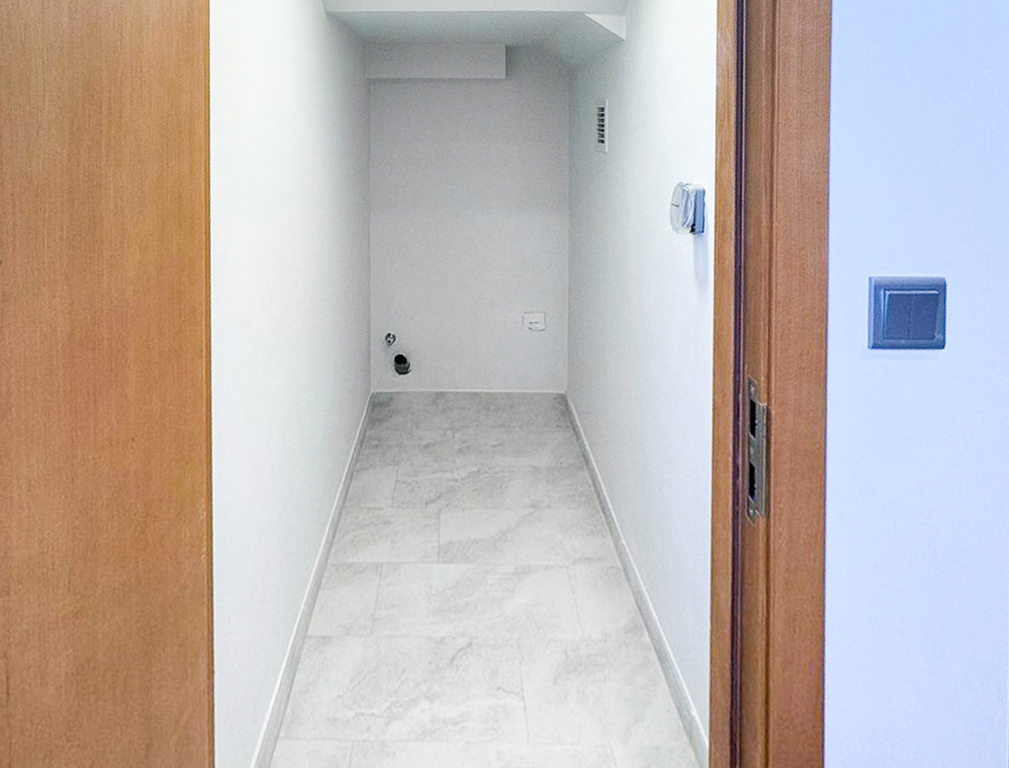 SINGLE ROW | CORNER UNIT | BRAND NEW | HUGE GARDEN