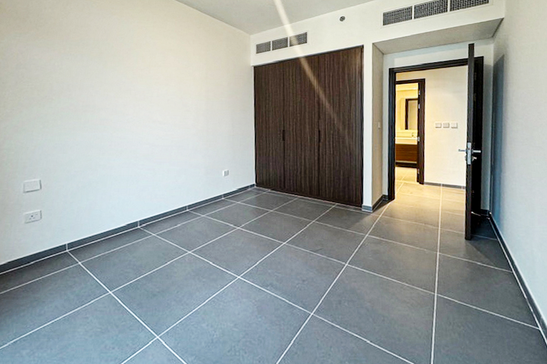 BURJ KHALIFA CREEK VIEW | HIGH FLOOR | LUXURIOUS