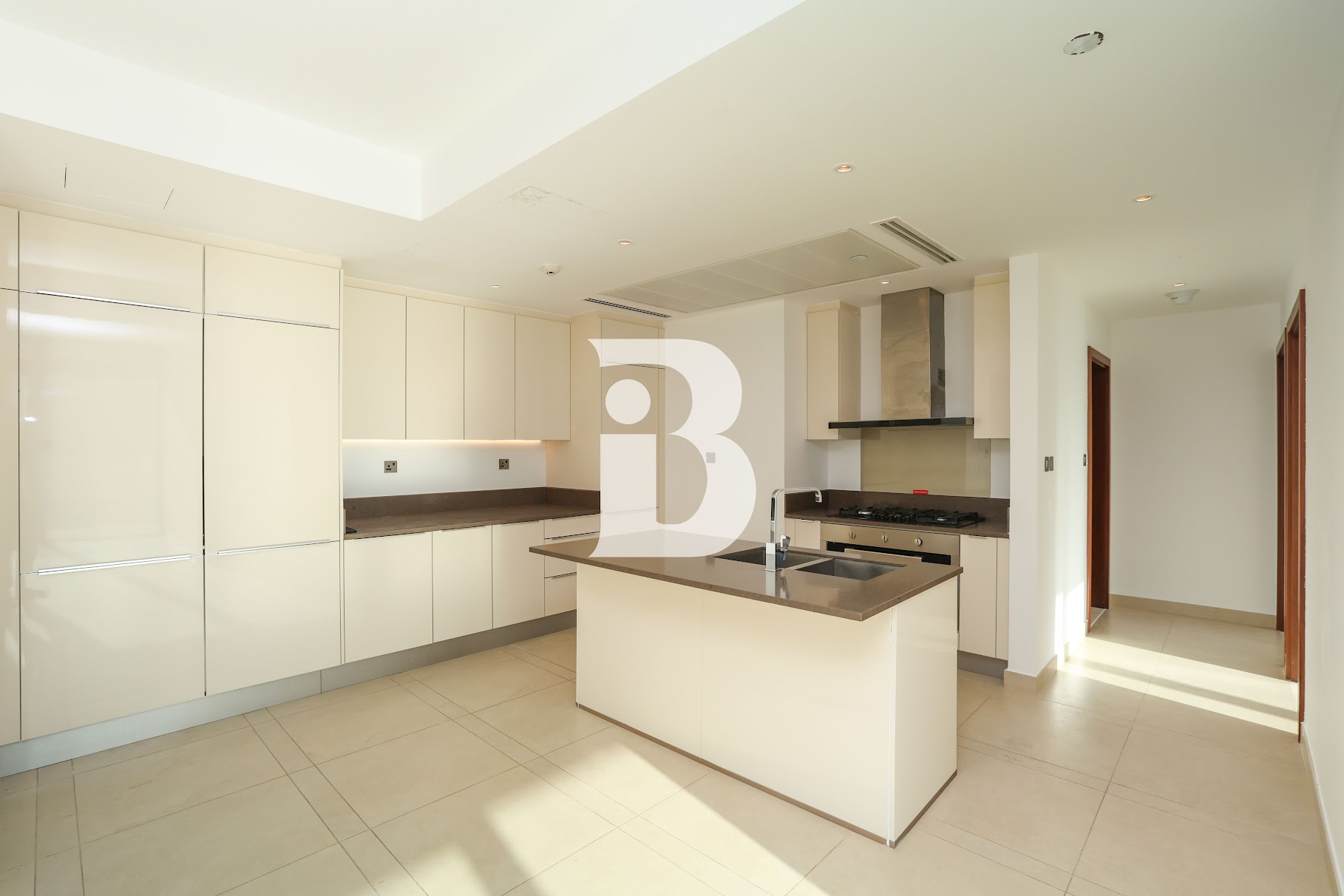 Ready to Move In | Spacious | Canal Views