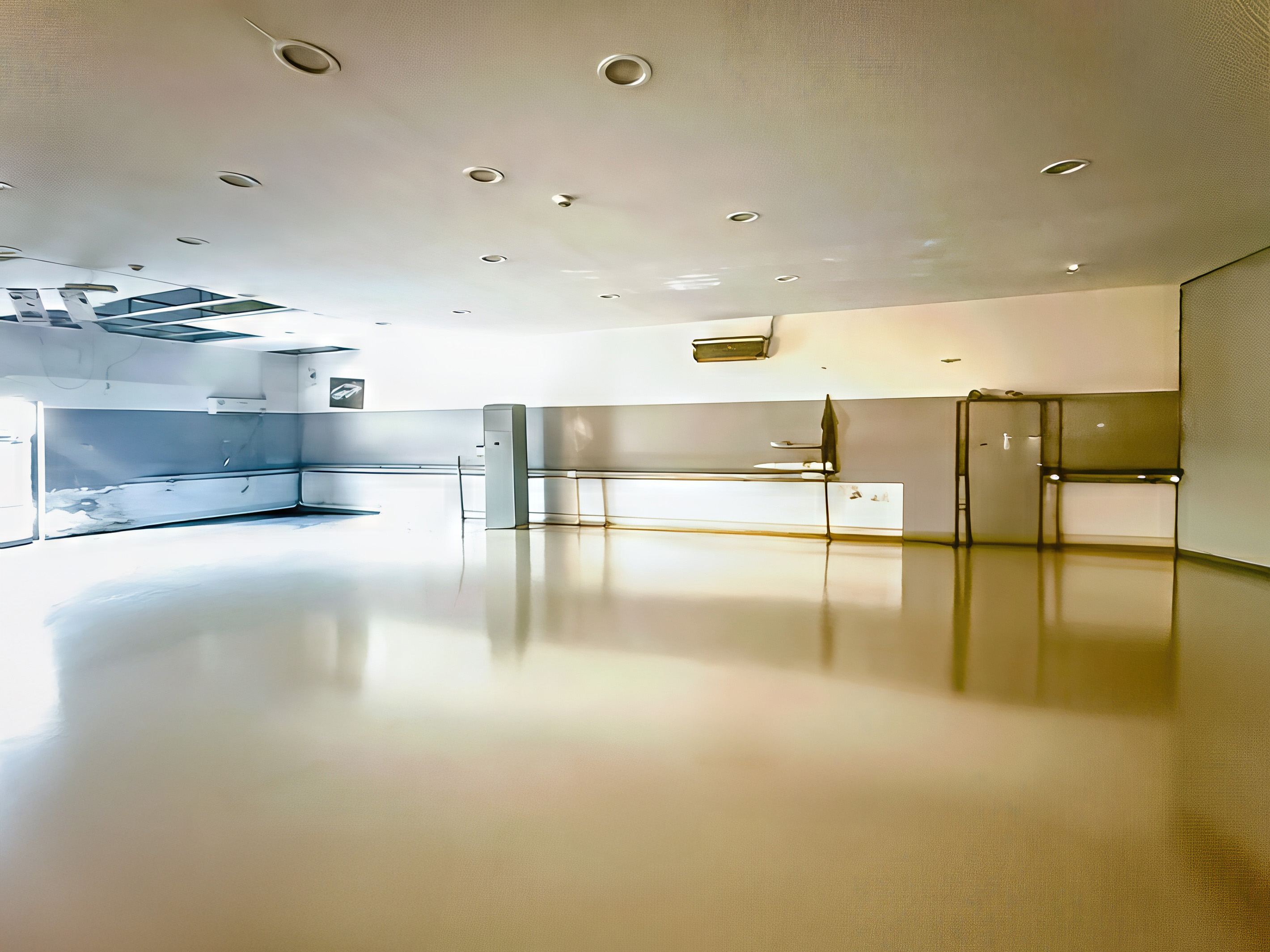 FOR GARAGE| FIVE MIN FROM SZR| 2900 SQFT