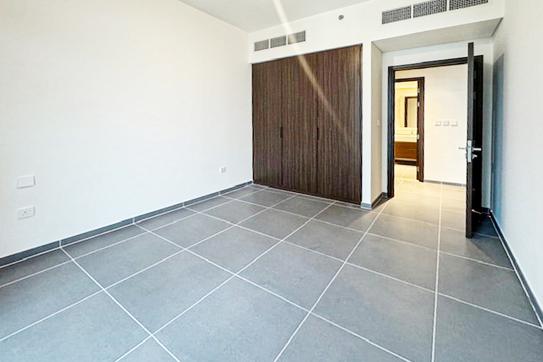 BURJ KHALIFA CREEK VIEW | HIGH FLOOR | LUXURIOUS