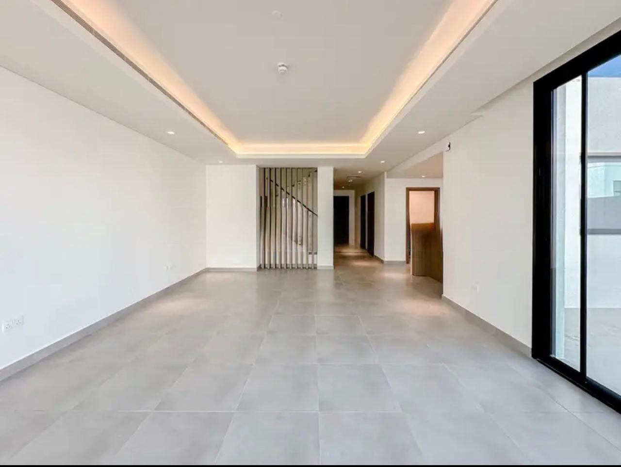 2BR Townhouse | 1 Study Rooms + Maid | Vacant