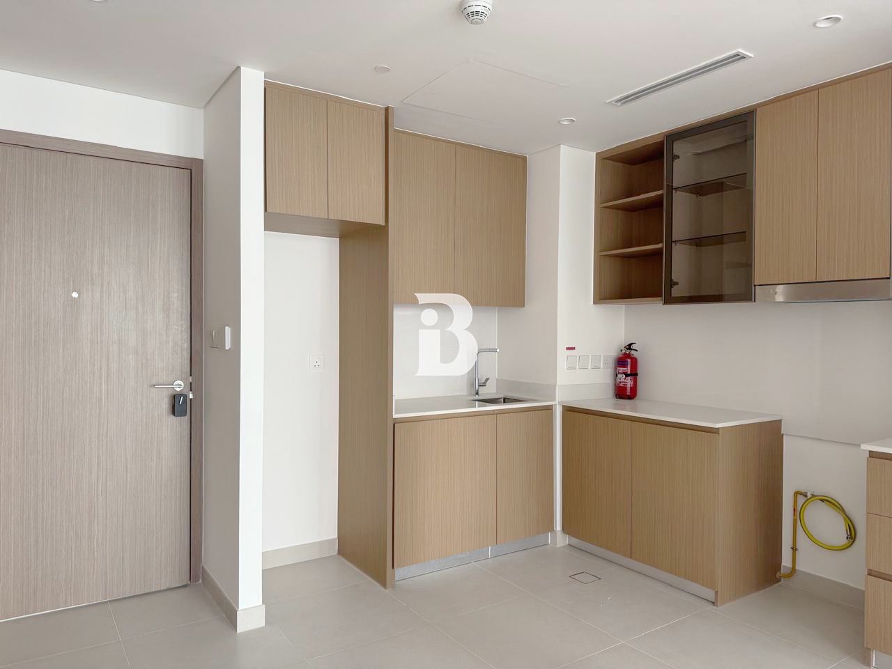 Brand New/Pool View/Beach Access