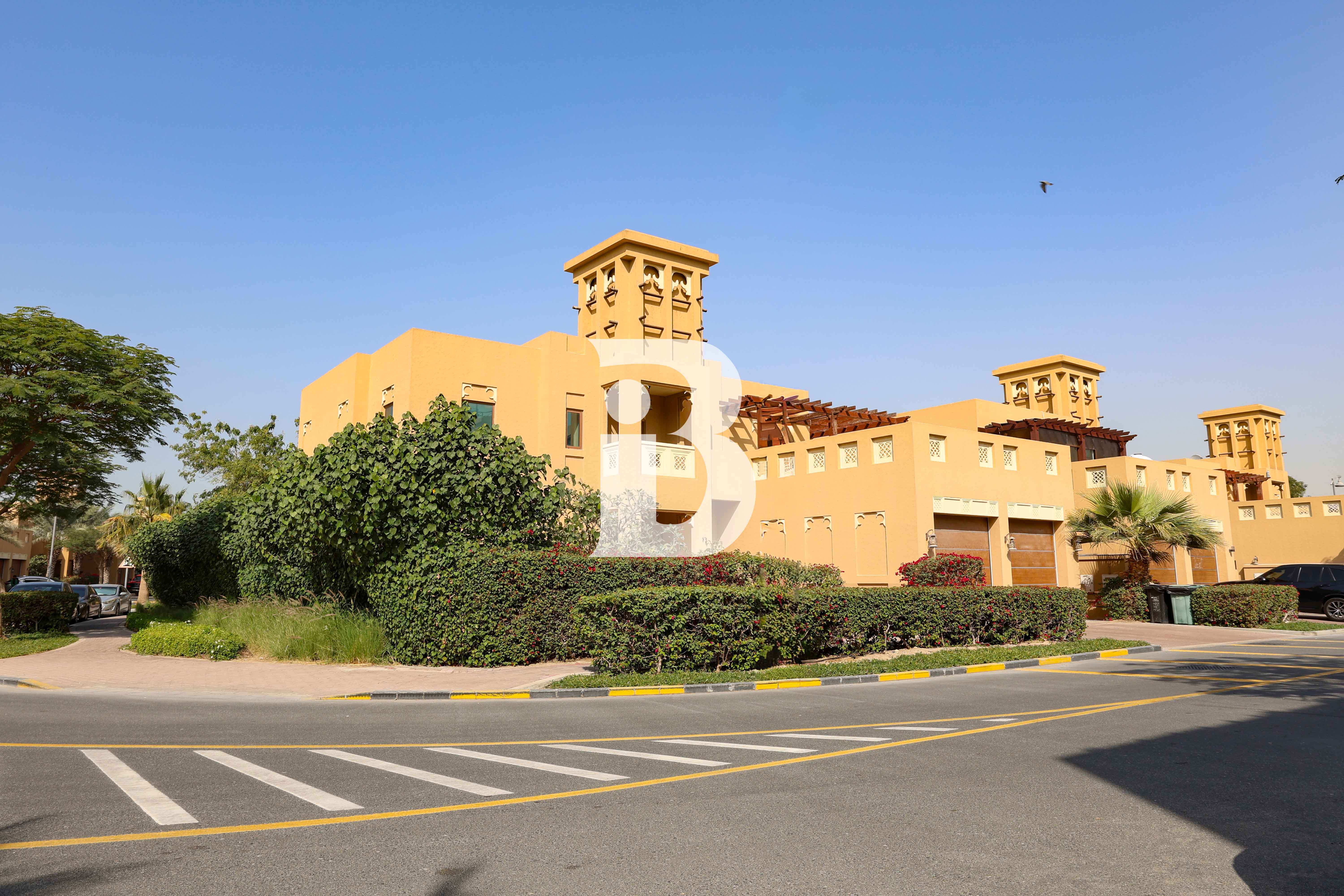 Single Row | Corner | Park Backing