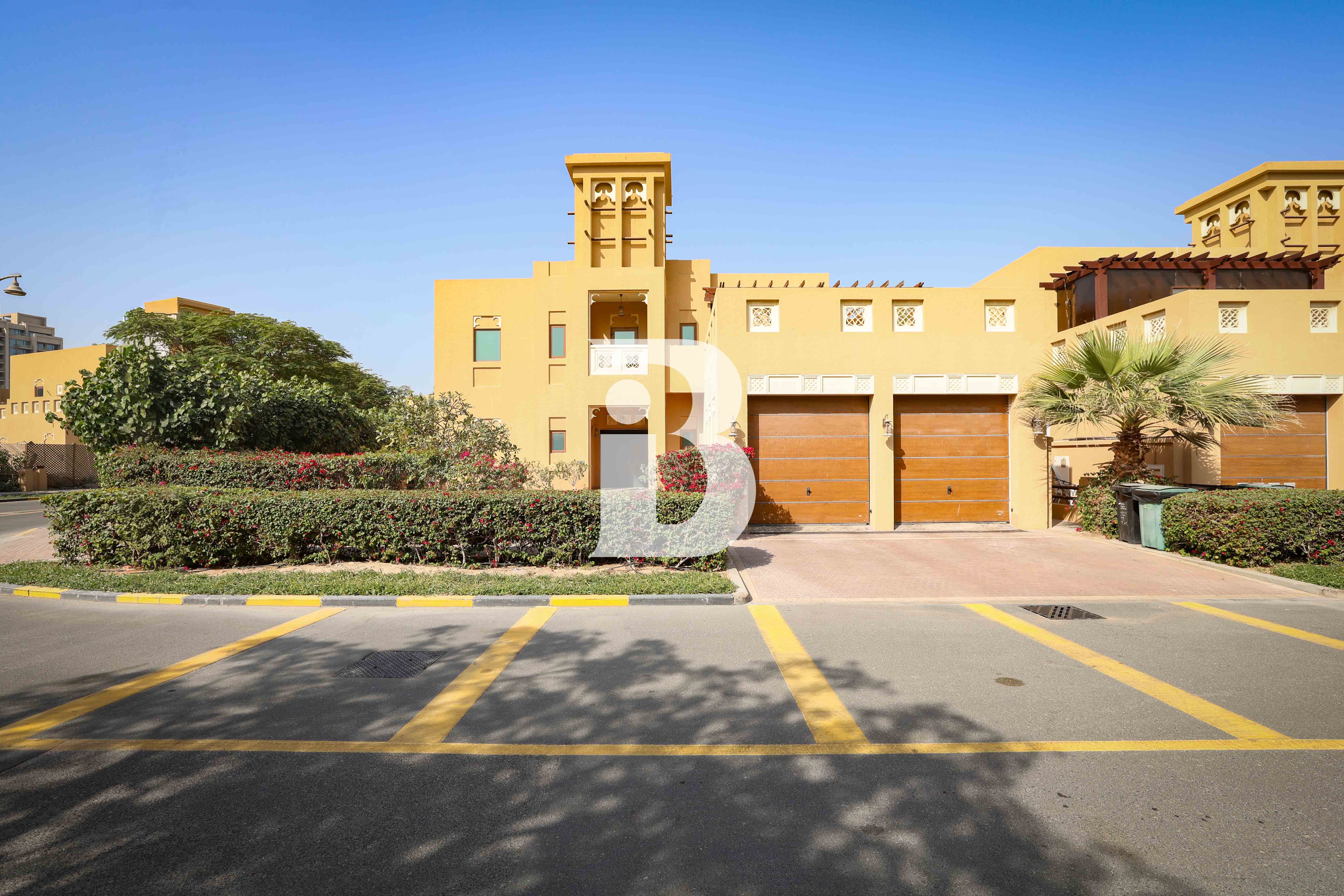 Single Row | Corner | Park Backing