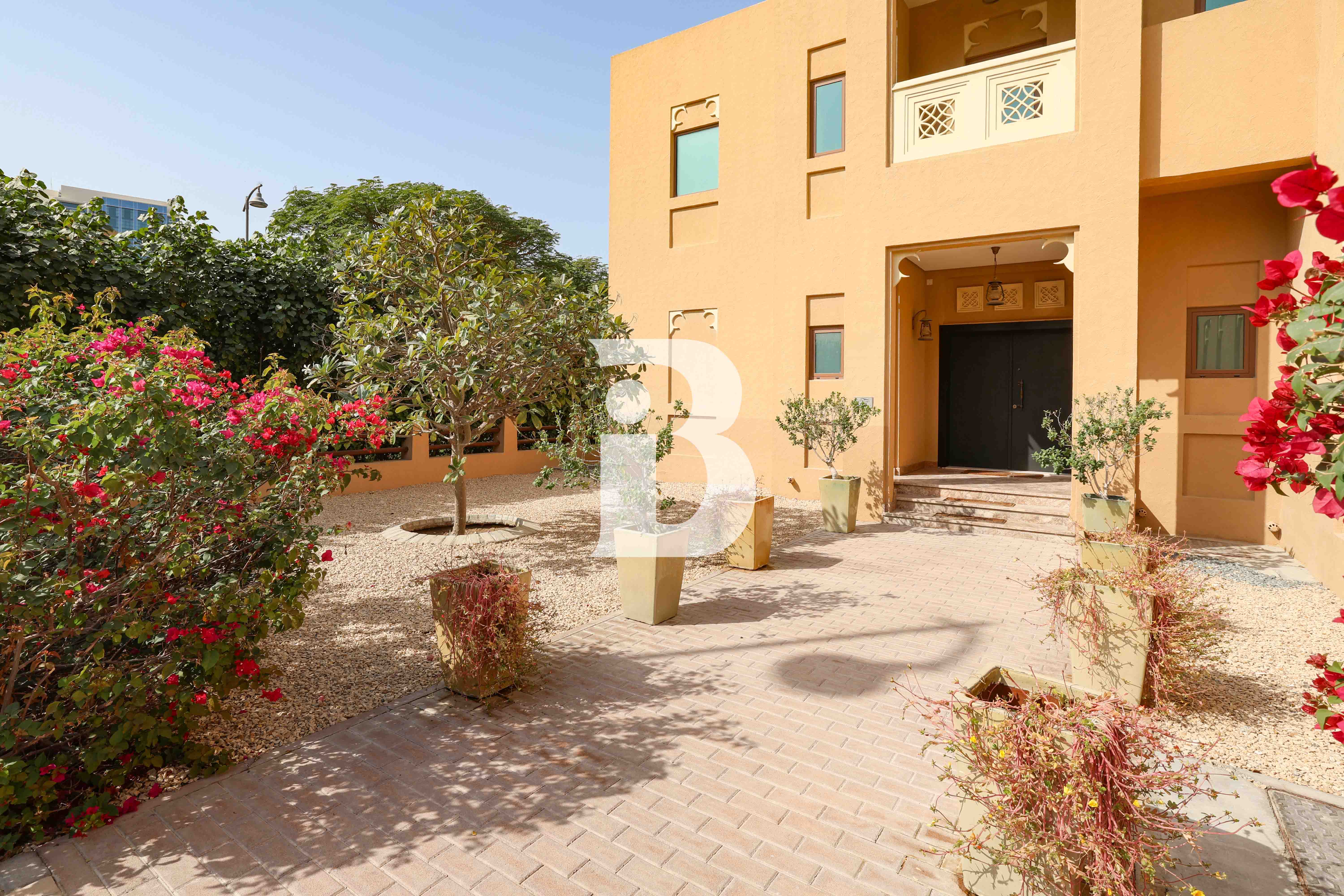 Single Row | Corner | Park Backing