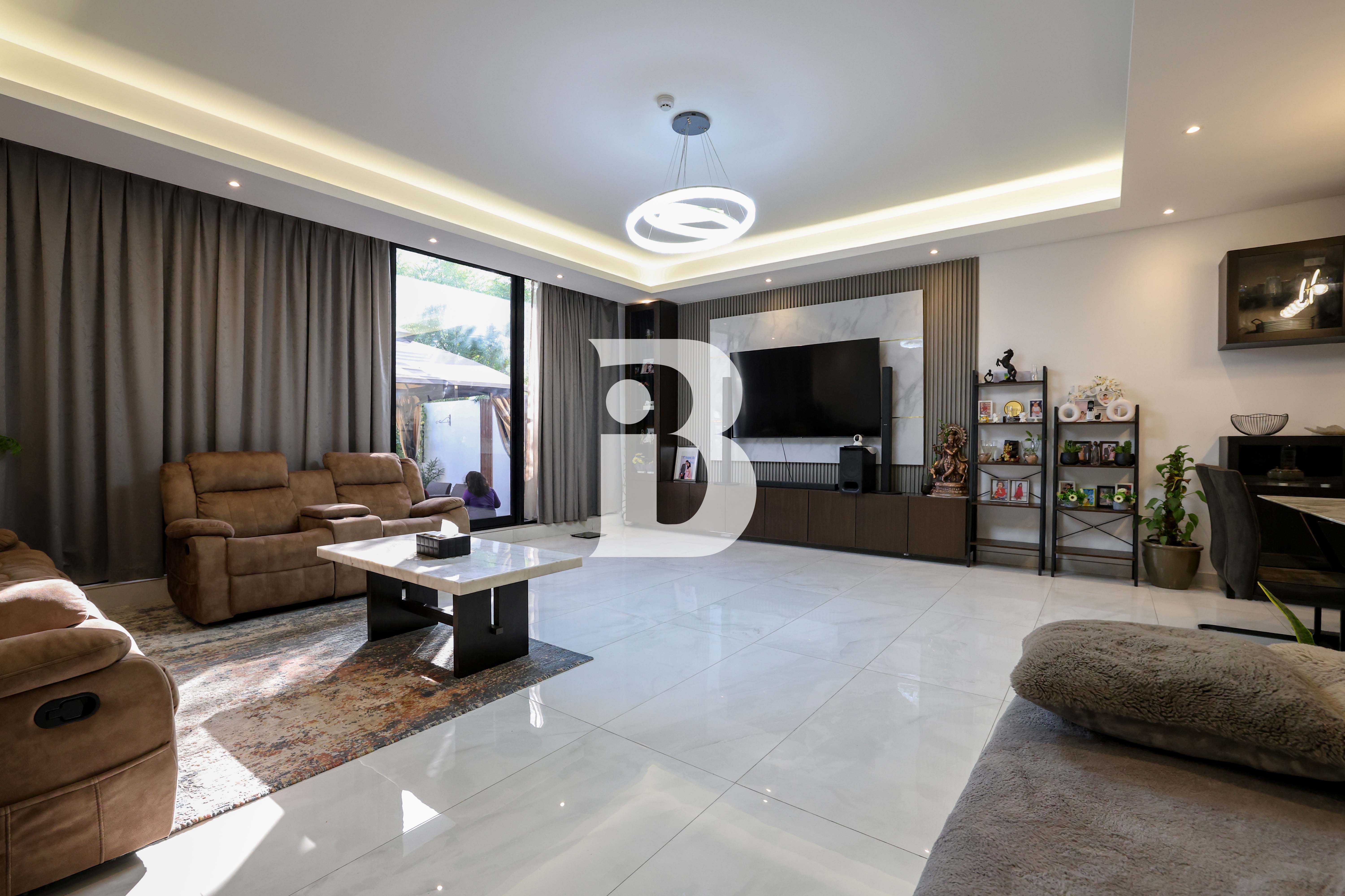 PREMIUM | 4BR TOWNHOUSE | SPACIOUS | VOT