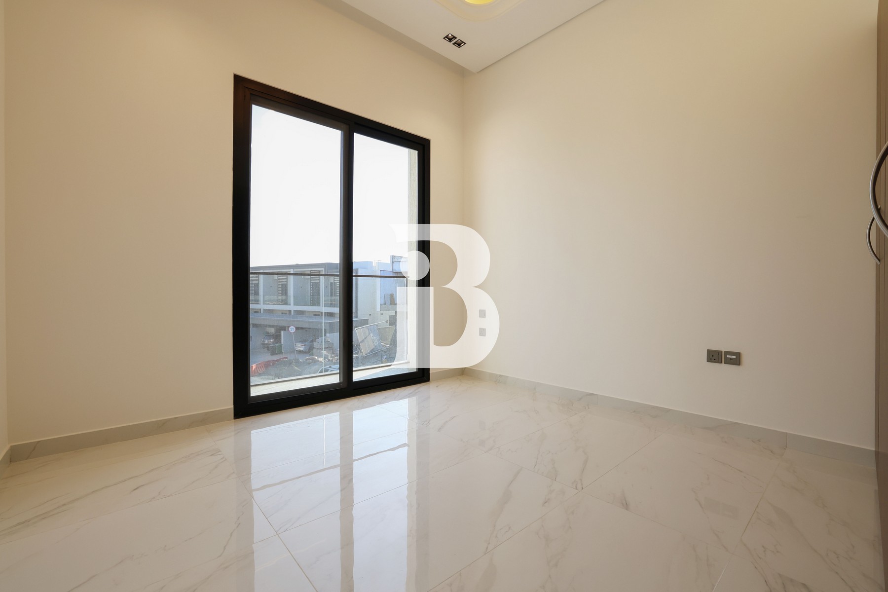 BRAND NEW | ON THE PARK | SINGLE ROW | AESTHETIC