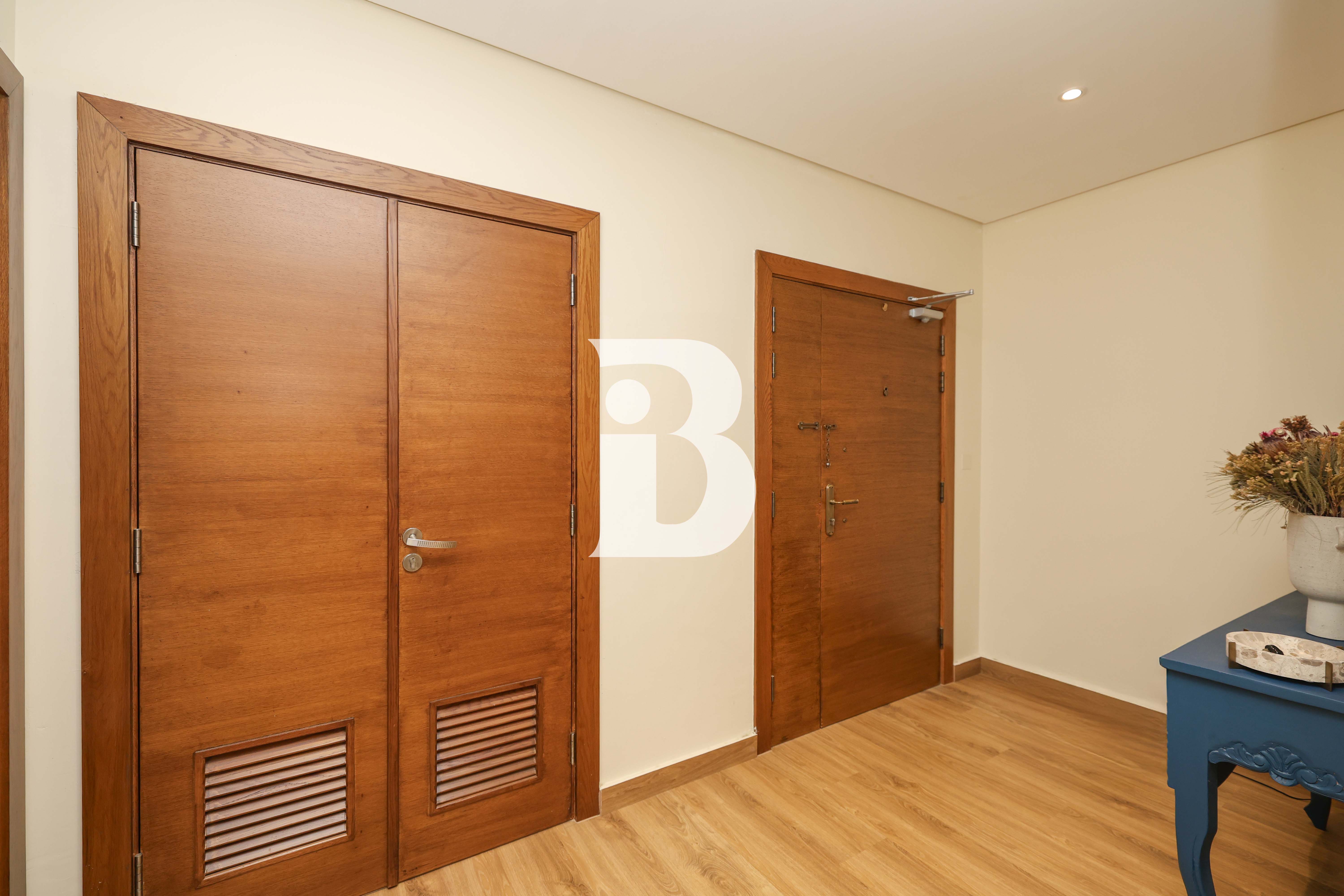 Single Row | Upgraded | Walk to Park