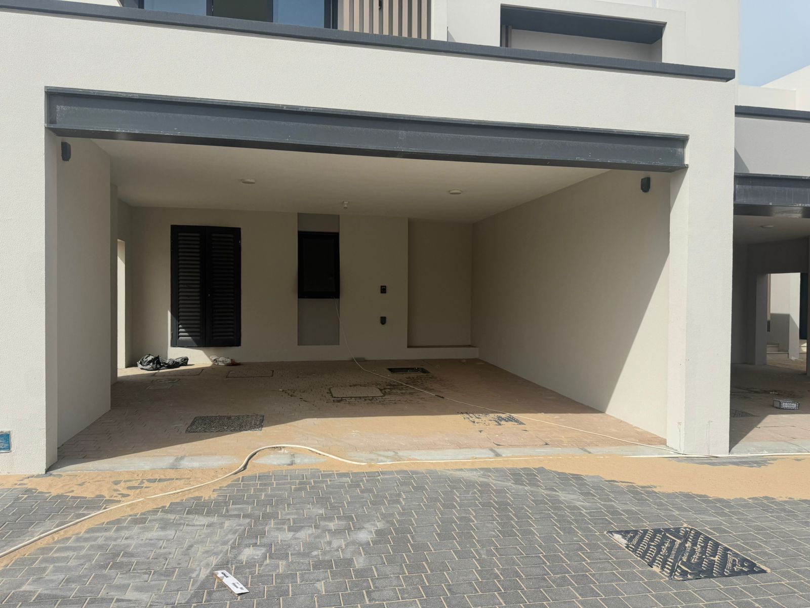 Larger Corner plot| Close to Pool| Negotiable