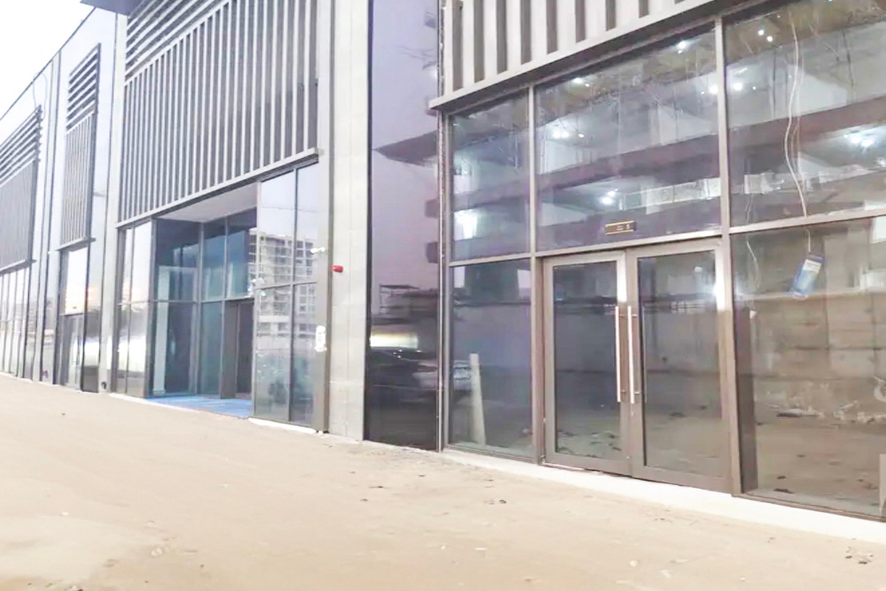 RETAIL UNIT | BRAND NEW | NEAR METRO |RENT