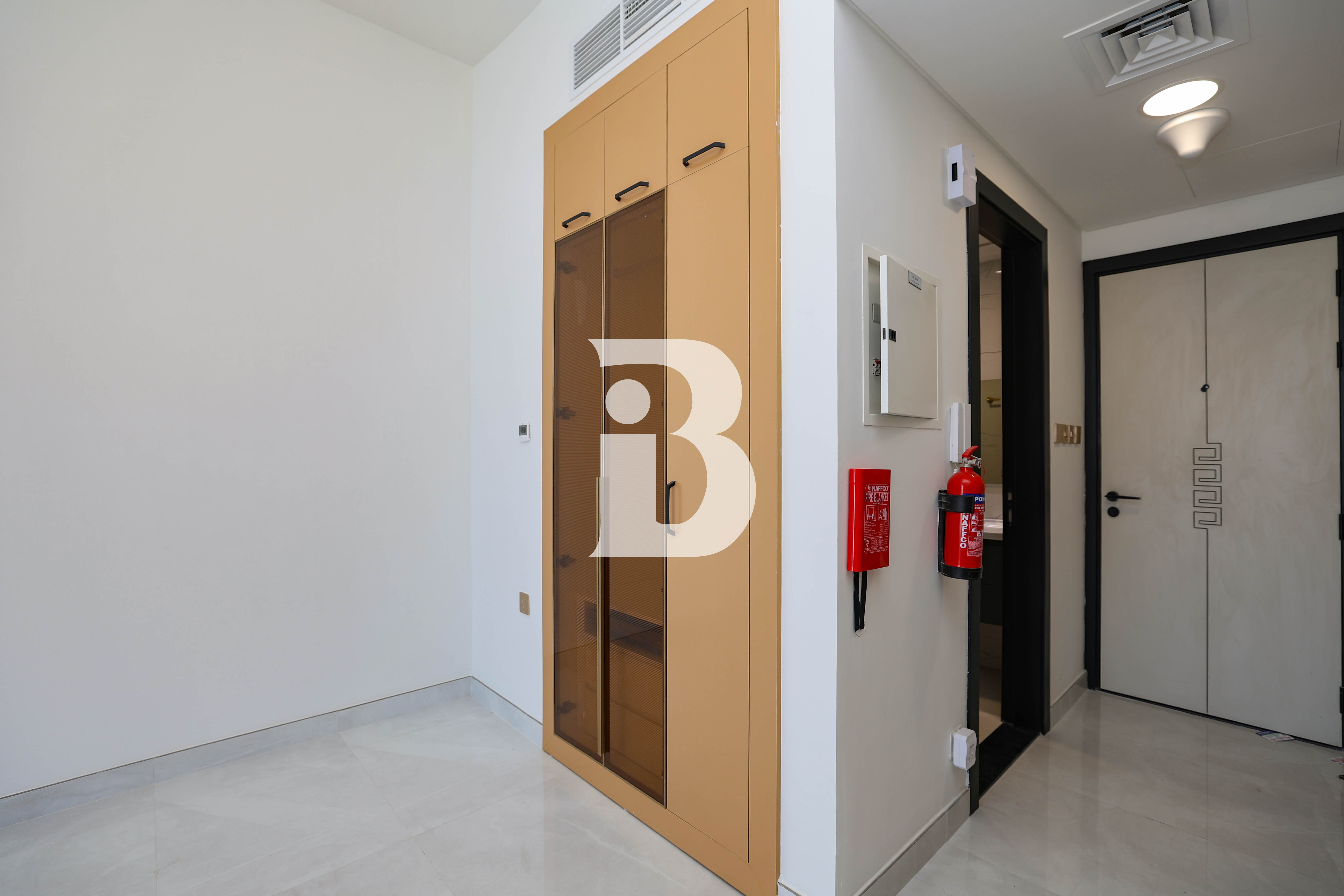 Skyz | Arjan | Rent-Studio | High Floor