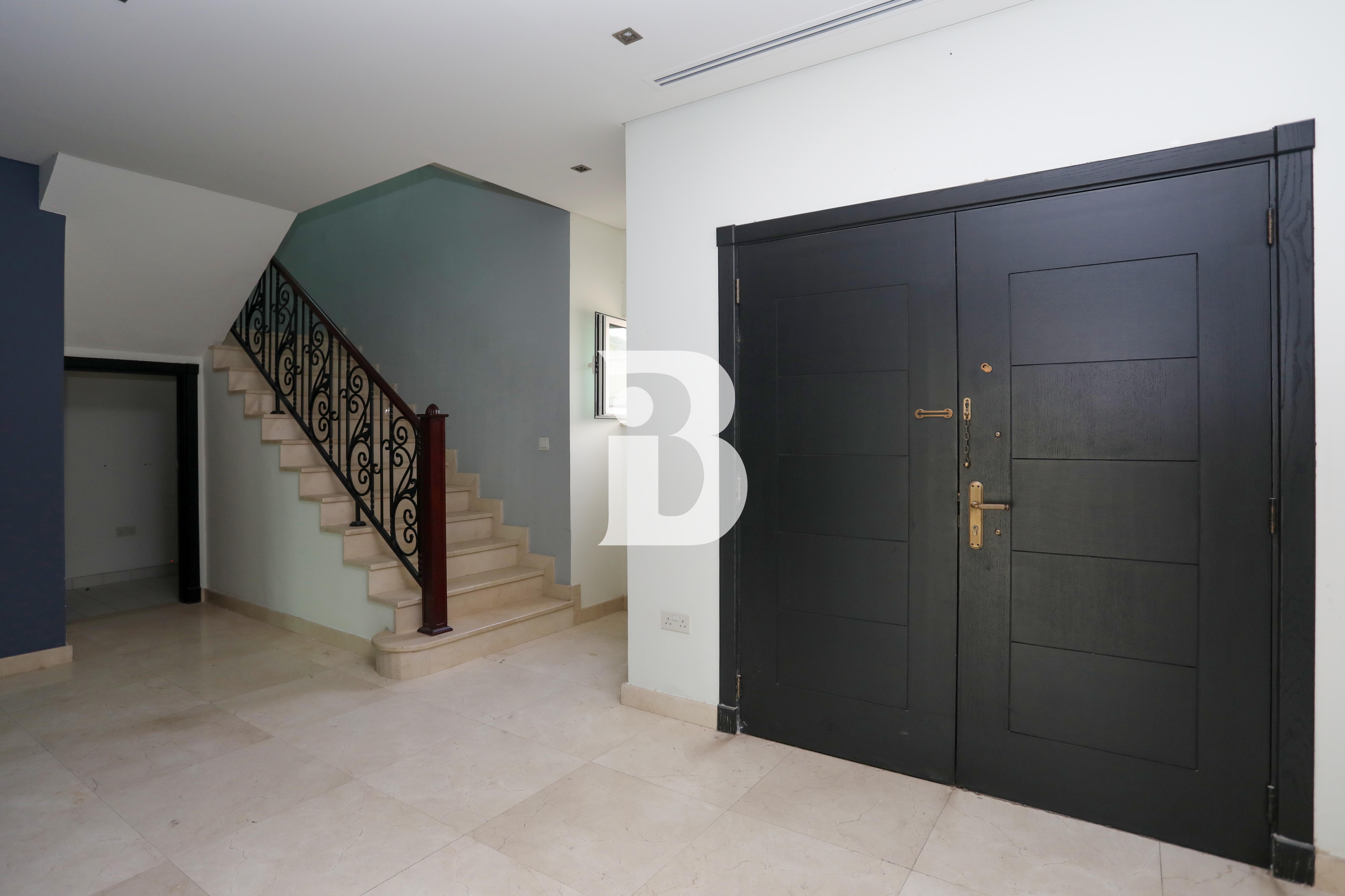 Exclusive | Corner | Pool | Internal