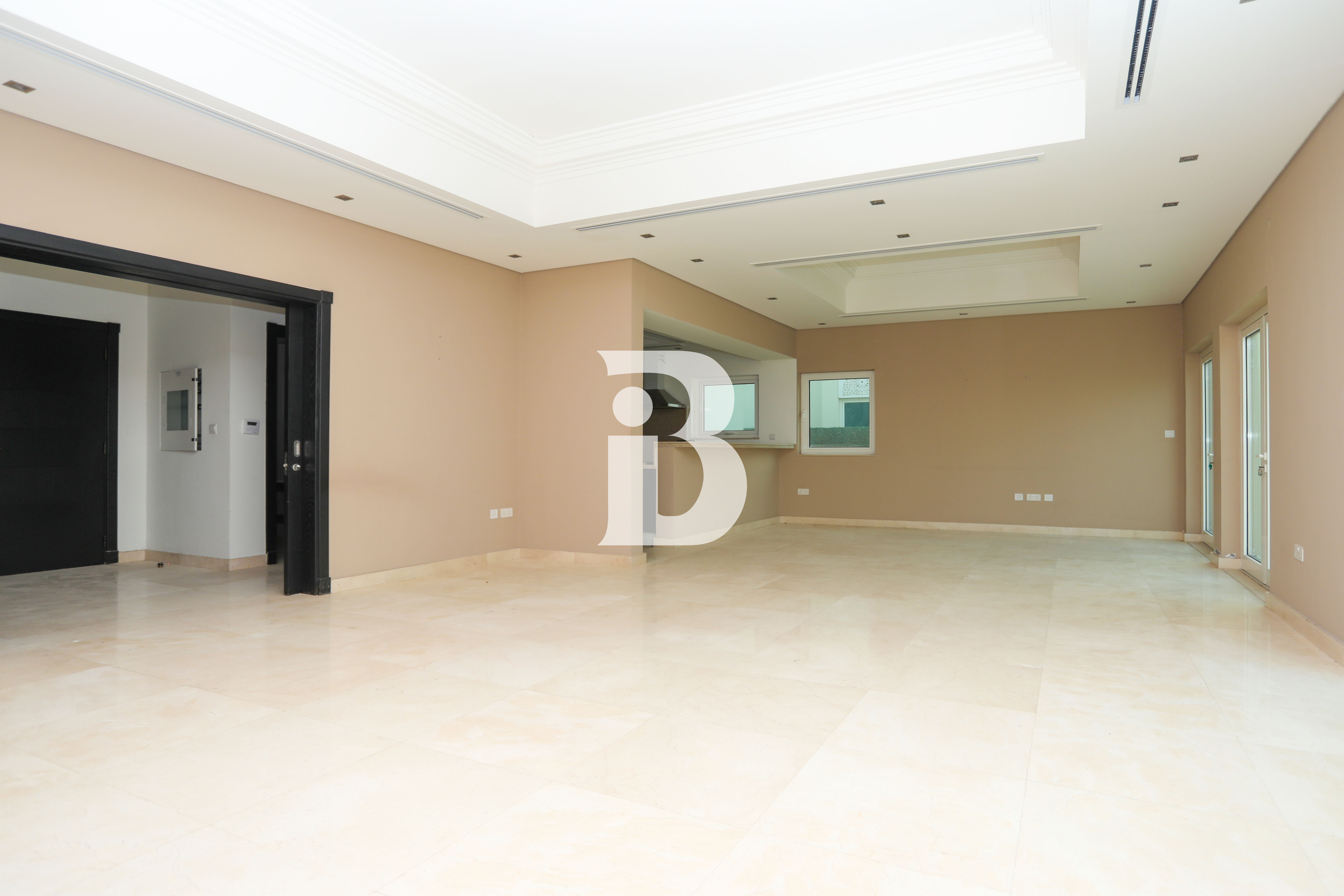 Exclusive | Corner | Pool | Internal