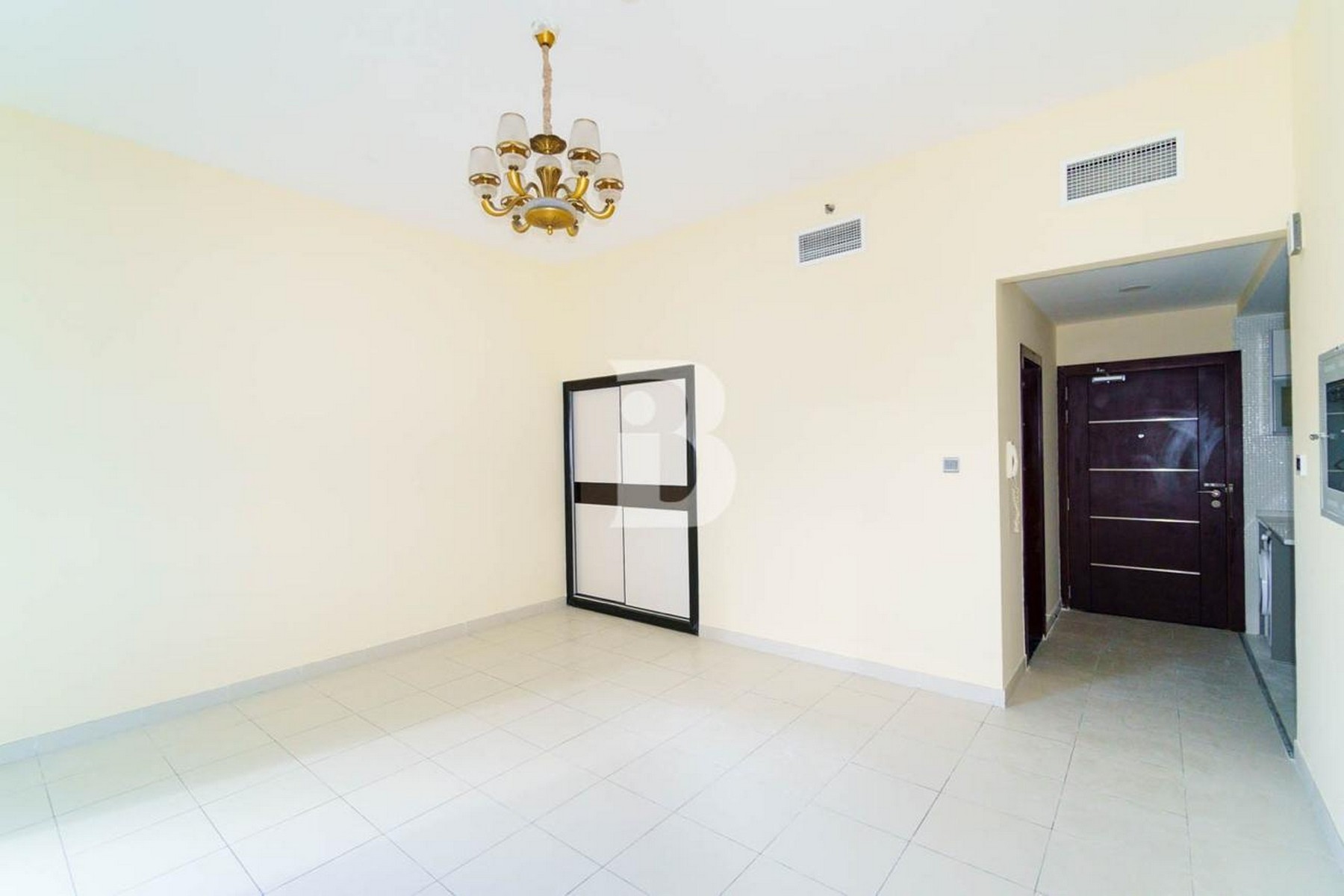 SPACIOUS | READY TO MOVE | SEMI FURNISHED