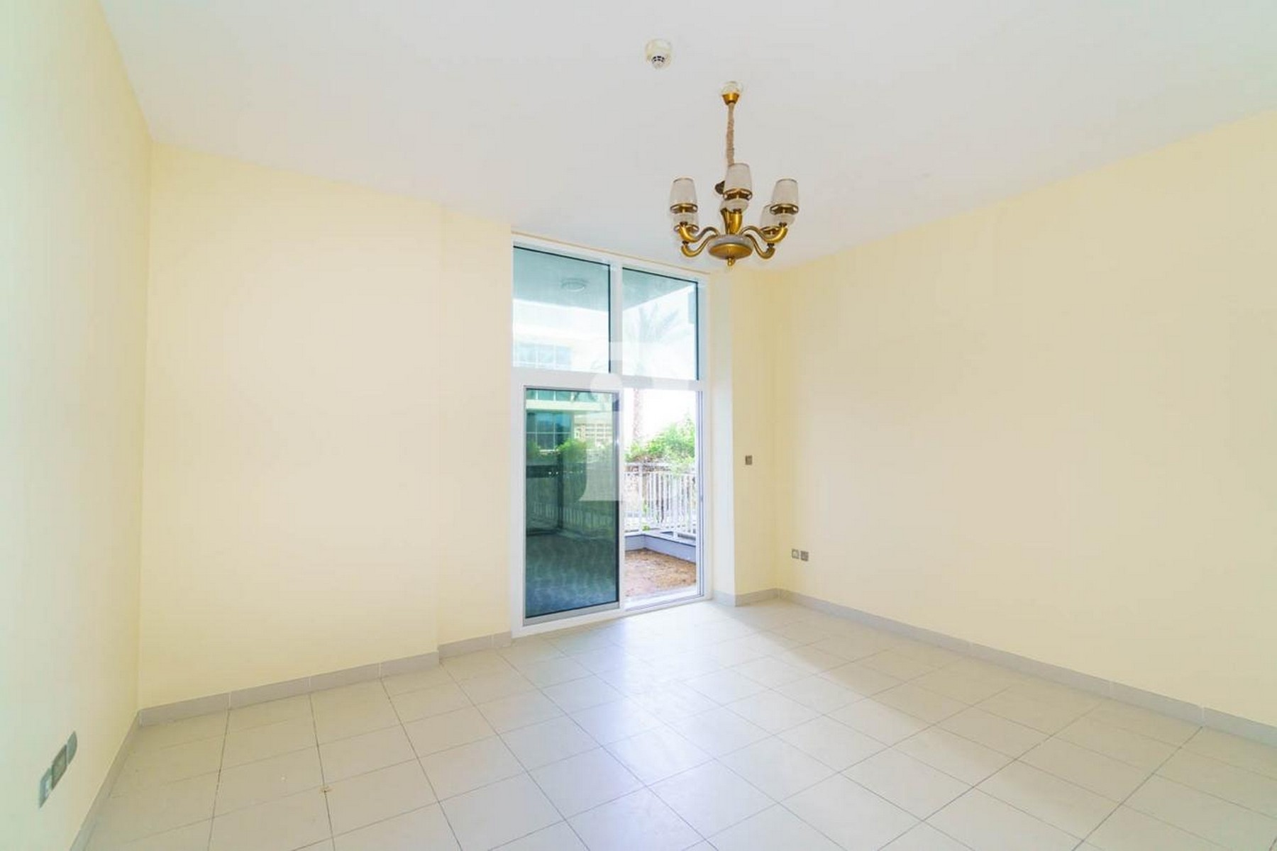 SPACIOUS | READY TO MOVE | SEMI FURNISHED