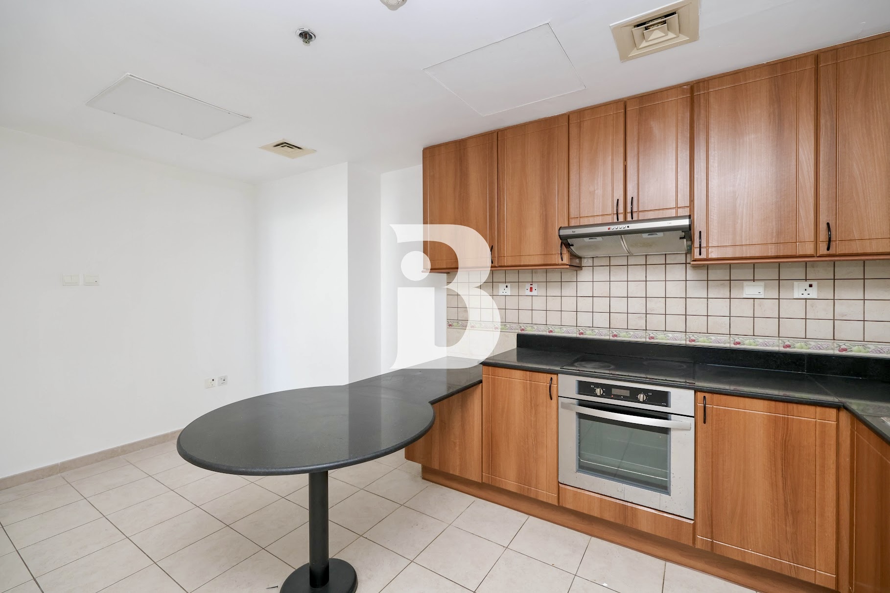 Bright and Spacious | Sea Views | Vacant