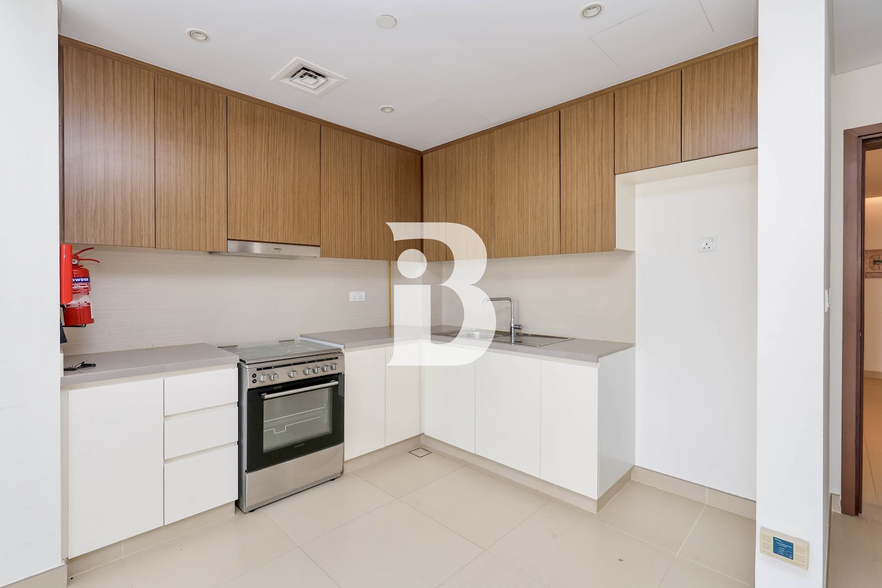 Canal Views | Spacious | Vacant